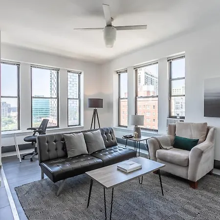 Frontdesk 2 Bedroom Apt By Harold Washington Park